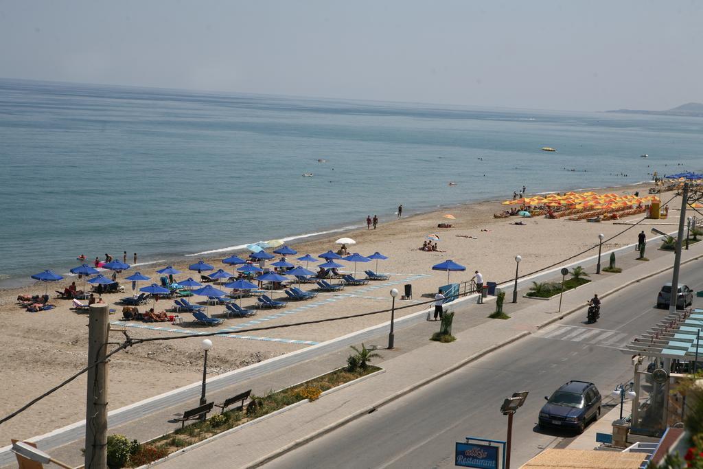 Marilyn Apartments Resmo Dış mekan fotoğraf